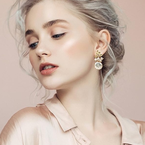 18k Gold Baroque Pearl Earrings & Bracelet Set - Picture 6 of 8